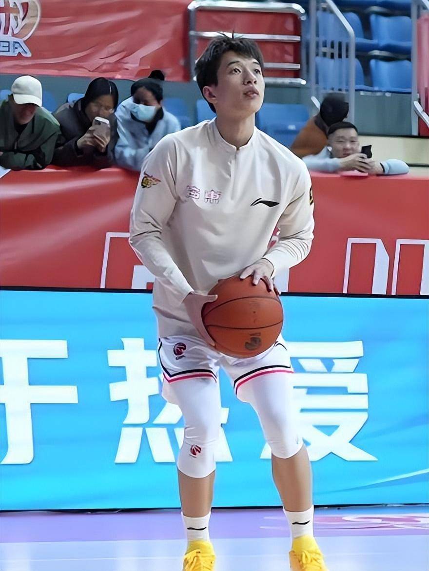 广东宏远队备战挑战四川队，誓要力争夺冠的简单介绍