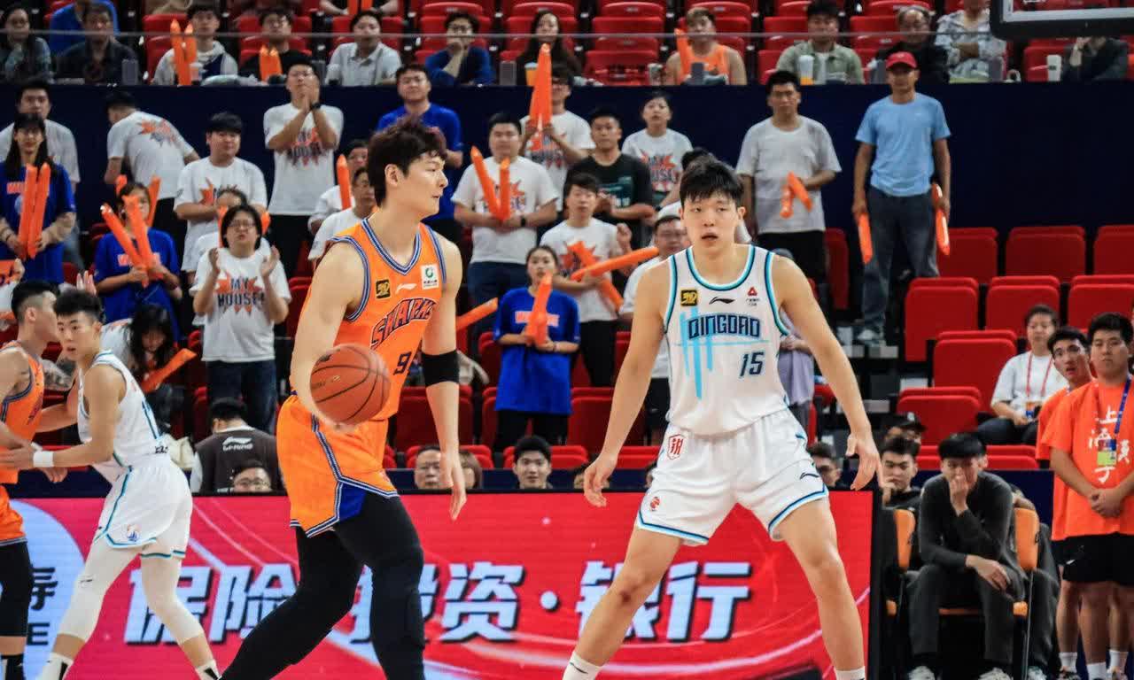 杨瀚森顶住鹈鹕双塔冲击奉上夏联含金量最高一战？
