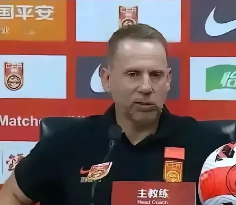开云体育-久尔杰维奇完成既定目标离任国足战术选人将再次推倒重来