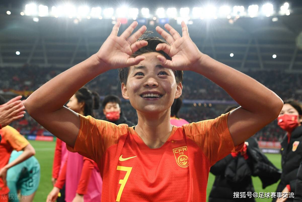 开云体育-体坛午爆｜东亚杯中国女足今战日本，亚洲杯中国女篮今战新