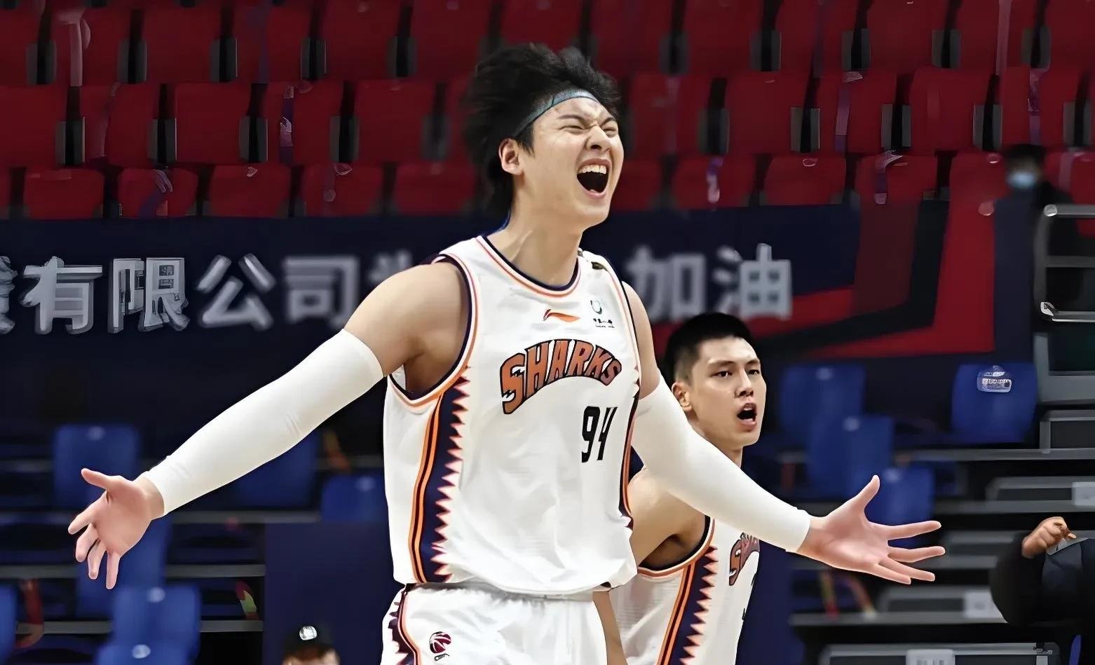 弗格32分辽宁终结上海16连胜江苏不敌新疆
