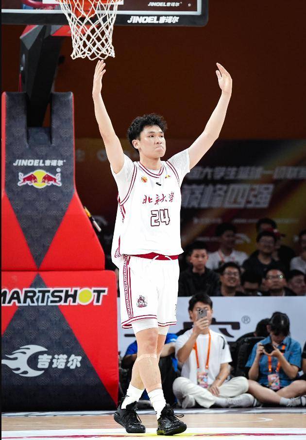 开云体育-管子煜30+7率北大夺冠大学退役将加盟广州打CBA+曾获星锐赛MVP